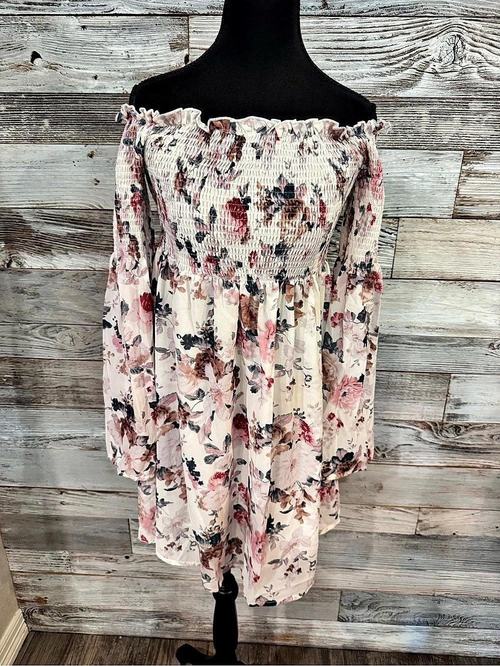 Floral Smocked Mini Dress in Pink & White Size Medium